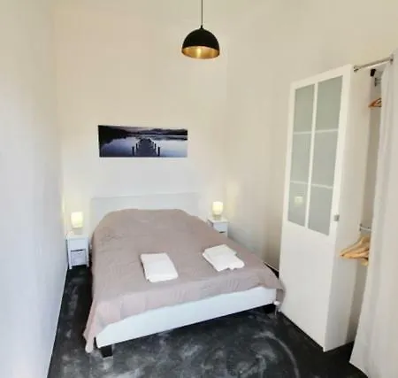 Apartment Old Town - Center - 2 Bedrooms Antibes